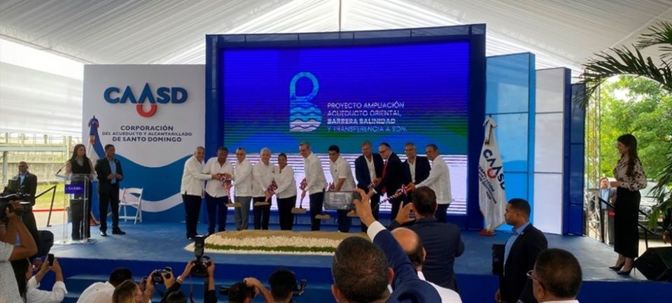 La acto han asistido diversas autoridades.