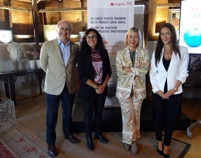Luis Ignacio Vicente, consejero Estrat&eacute;gico de PONS IP; Alicia Salinas, directora de Transformaci&oacute;n;  Nuria Marcos, directora general PONS IP y Ana L&oacute;pez de Castro, directora de Marketing y Personas de PONS IP.