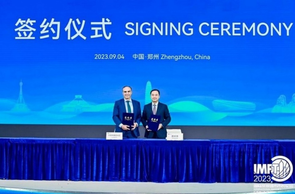 Cantabria y Zhengzhou firman un acuerdo de cooperaci&oacute;n estrat&eacute;gica.