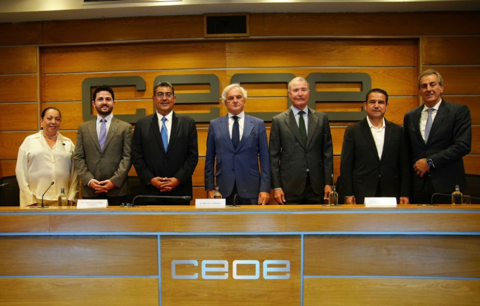 Durante un encuentro empresarial, inaugurado por el vicepresidente primero de CEOE, Miguel Garrido y el embajador de México en España, Quirino Ordaz. Durante un encuentro empresarial, inaugurado por el vicepresidente primero de CEOE, Miguel Garrido y el embajador de México en España, Quirino Ordaz.