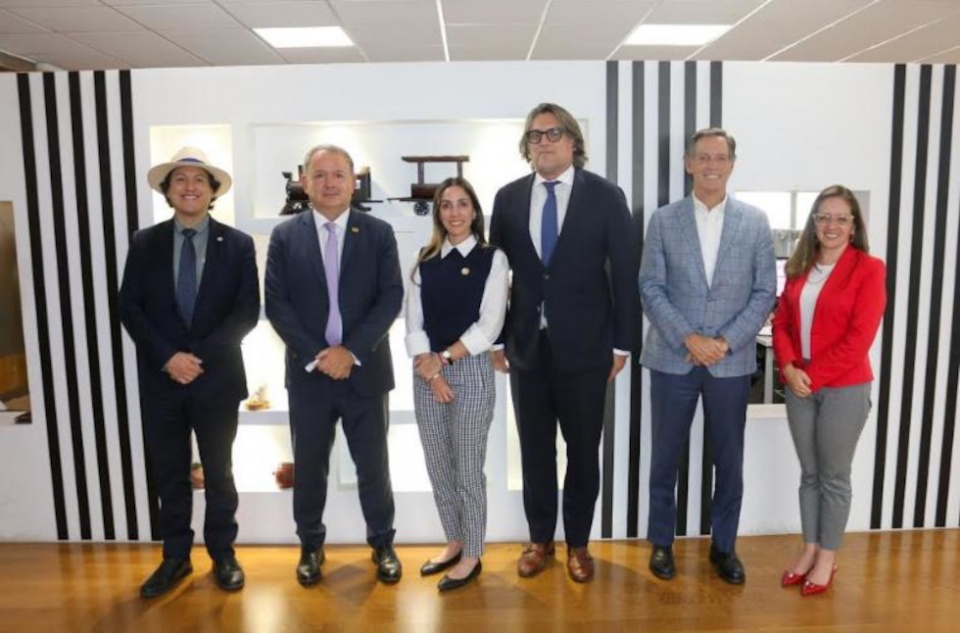 Reunión con la Ministra de Producción, Comercio Exterior, Inversiones y Pesca. Reunión con la Ministra de Producción, Comercio Exterior, Inversiones y Pesca.