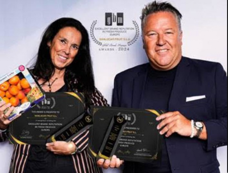 La entrega del premio.