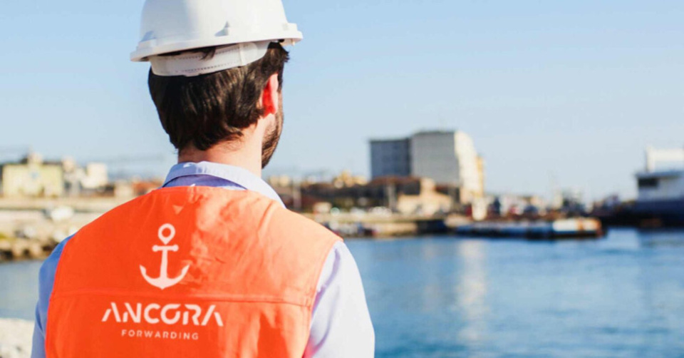 Ancora Forwarding, transitaria con sede en Madrid. Ancora Forwarding, transitaria con sede en Madrid.