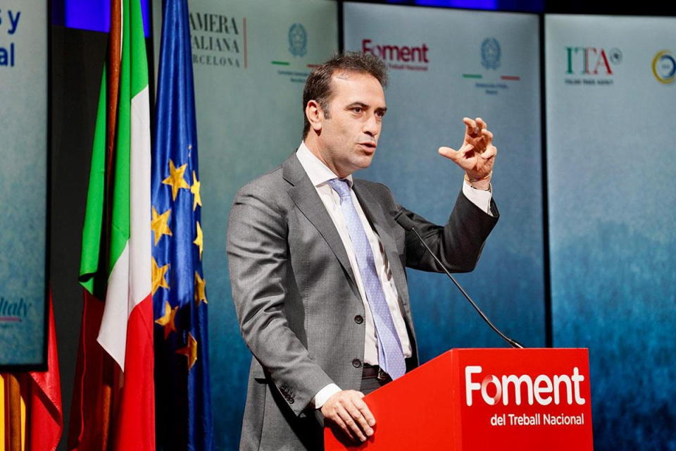 El ministro de Economía, Comercio y Empresa, Carlos Cuerpo, durante su intervención en la reunión empresarial España-Italia. El ministro de Economía, Comercio y Empresa, Carlos Cuerpo, durante su intervención en la reunión empresarial España-Italia.