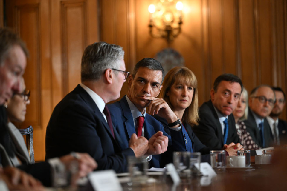 Pedro Sánchez participa en una mesa redonda con empresarios de España y el Reino Unido | Pool Moncloa / Jorge Villar Pedro Sánchez participa en una mesa redonda con empresarios de España y el Reino Unido | Pool Moncloa / Jorge Villar