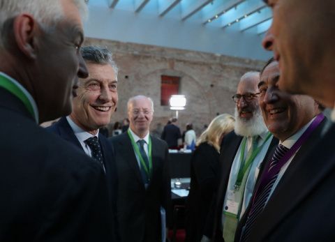 Mauricio Macri y Juan Rosell en la Cumbre B20 de Argentina &copy;Cortes&iacute;a Casa Rosada.