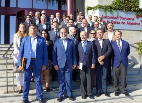 La delegaci&oacute;n visit&oacute; las instalaciones del Puerto de Algeciras.