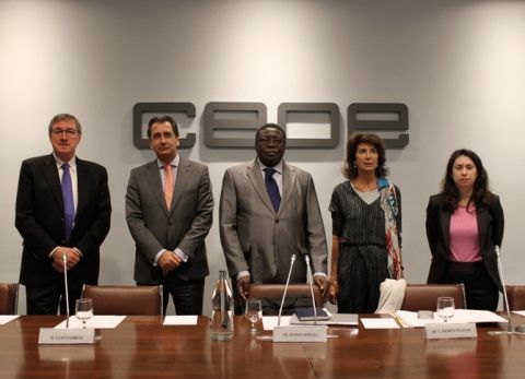 Participantes en el encuentro empresarial con el comisario de Energ&iacute;a y Minas de la CEDEAO &copy;CEOE