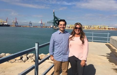Ana Mar&iacute;a D`Andrea durante la visita a Valenciaport.