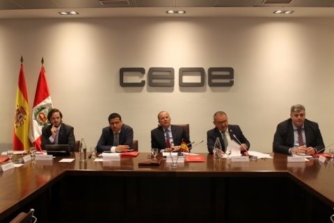 El secretario permanente de CEIB y director general de CEOE InternacionaL, Narciso Casado, durante su intervenci&oacute;n en el encuentro emrpesarial Espa&ntilde;a-Per&uacute; en CEOE.