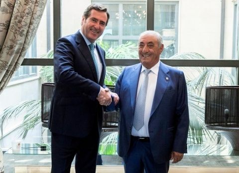 La rubrica de la renovaci&oacute;n del acuerdo de colaboraci&oacute;n.