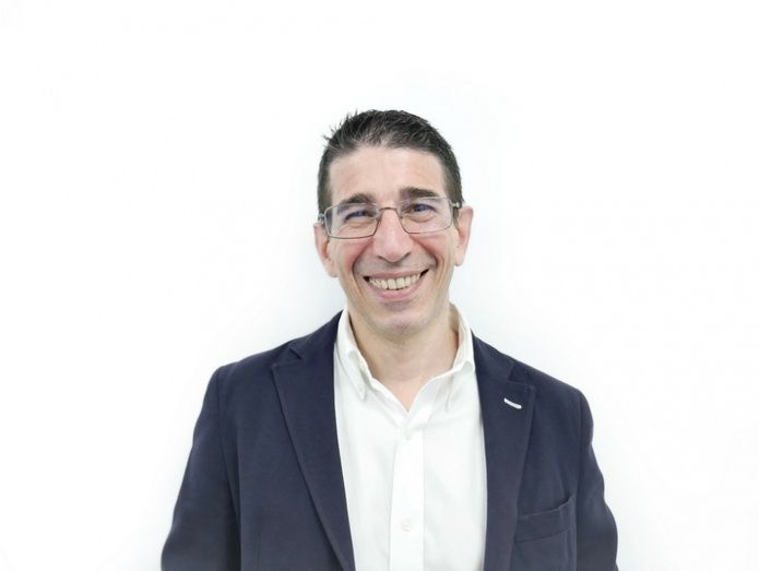 Andr&eacute;s Tahmazian.
