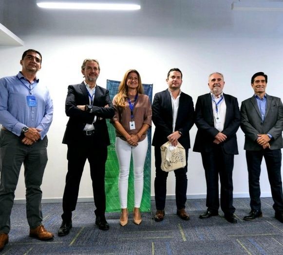 De izq. a derecha: Baruc de la Fuente, Miguel M. Garín Alemany, Ana Rumbeu Daviu, Luis de la Cruz Reyes, Francesc Sánchez y Manuel Reynaud Agiss. De izq. a derecha: Baruc de la Fuente, Miguel M. Garín Alemany, Ana Rumbeu Daviu, Luis de la Cruz Reyes, Francesc Sánchez y Manuel Reynaud Agiss.