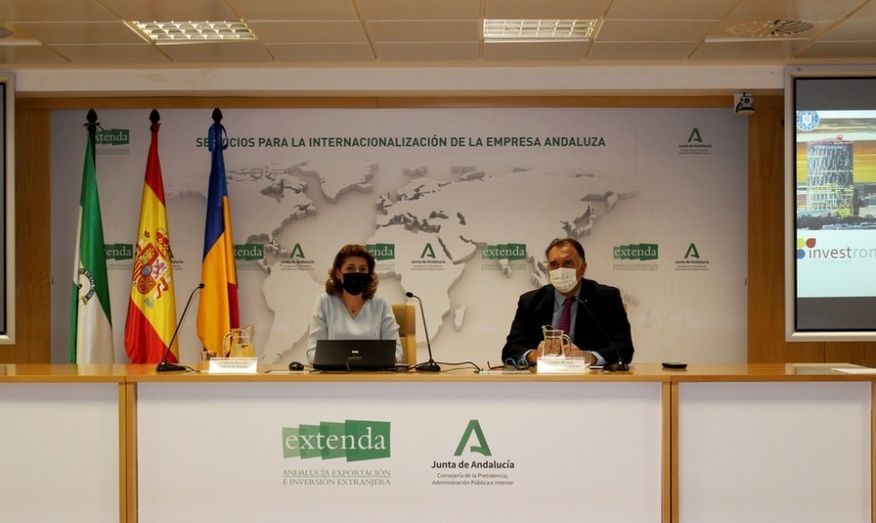 La Excma.Sra. Embajadora de Rumanía estuvo acompañada en la sesión inaugural por el consejero delegado de Extenda, Arturo Bernal. La Excma.Sra. Embajadora de Rumanía estuvo acompañada en la sesión inaugural por el consejero delegado de Extenda, Arturo Bernal.