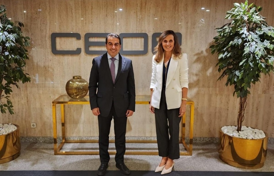 La presidenta de CEOE Internacional, Marta Blanco, con el viceministro de Inversiones de Arabia Saudí, Badr I. Albadr. La presidenta de CEOE Internacional, Marta Blanco, con el viceministro de Inversiones de Arabia Saudí, Badr I. Albadr.