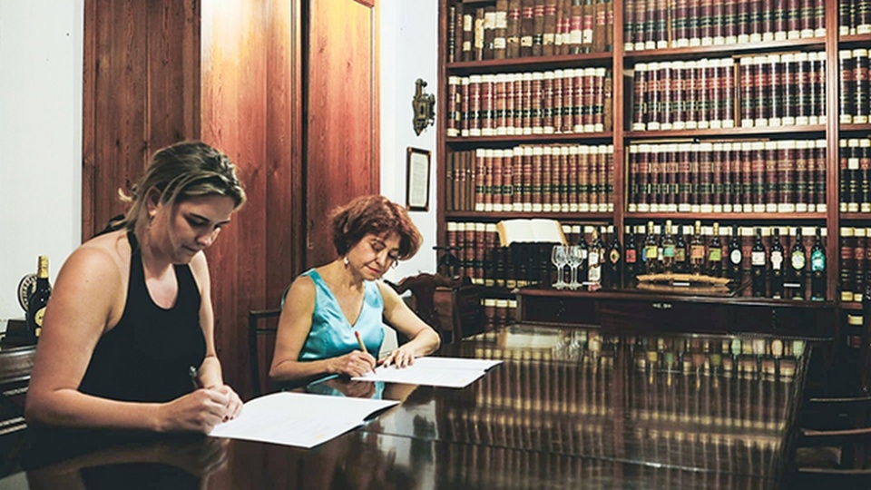 Nadien de Visser, fundadora y propietaria de Le Club des Vins y Mar&iacute;a Pe&ntilde;a, consejera delegada del ICEX, Espa&ntilde;a Exportaci&oacute;n e Inversiones E.P.E.