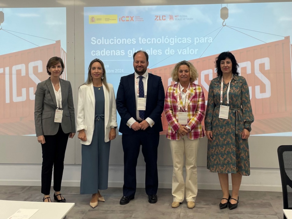De izquierda a derecha: Marta Valero (ICEX), Raquel Campos (Gobierno de Arag&oacute;n), Pablo Conde (ICEX), Clara Arpa (ARPA) y Susana Val (ZLC).