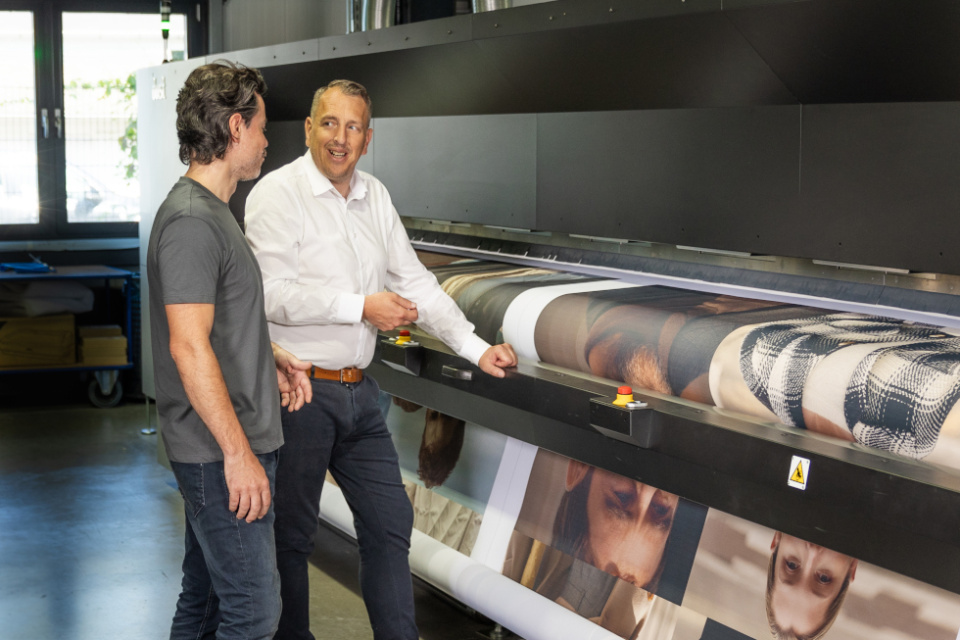 MOSS, especializada en impresi&oacute;n textil y soluciones gr&aacute;ficas.