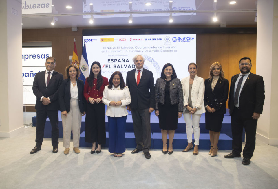 Durante un encuentro empresarial, en el que intervinieron las ministras salvadore&ntilde;as de Econom&iacute;a, de Turismo, de Vivienda, y la viceministra de Relaciones Exteriores.