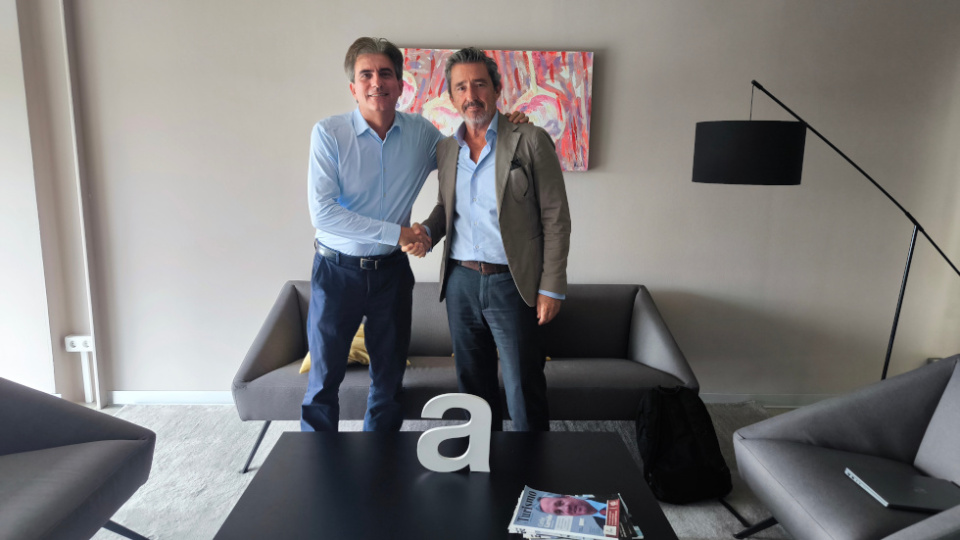 De izquierda a derecha: Manuel Giner, CEO de Avantio y Pablo Moreno, Global Head of Business Development de Intermundial. De izquierda a derecha: Manuel Giner, CEO de Avantio y Pablo Moreno, Global Head of Business Development de Intermundial.