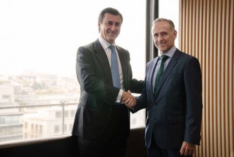 Antonio Fern&aacute;ndez, presidente de ArmanexT y Fernando Beltr&aacute;n, socio responsable de Financial Advisory de Grant Thornton. Disponemos de las fotos en mayor resoluci&oacute;n.