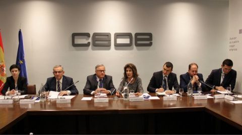 Participantes en el seminario sobre Polonia celebrado en CEOE &copy;CEOE