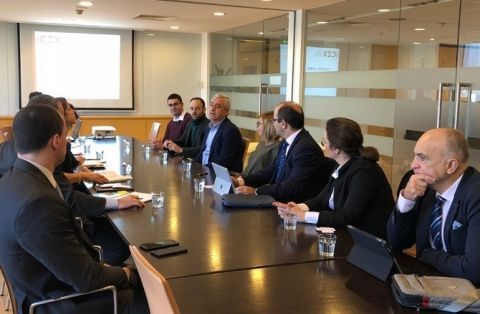 Imagen de la reuni&oacute;n en la Oficina Econ&oacute;mica y Comercial de Espa&ntilde;a en Pek&iacute;n.