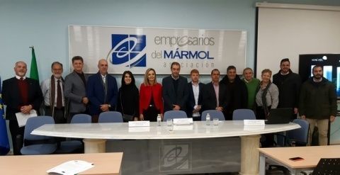 La delegada del Gobierno andaluz en Almer&iacute;a, Maribel S&aacute;nchez,  junto a la delegaci&oacute;n internacional.