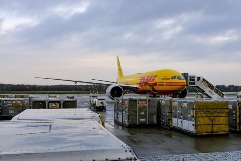 DHL Express, el principal proveedor de servicios de transporte urgente internacional del mundo. DHL Express, el principal proveedor de servicios de transporte urgente internacional del mundo.