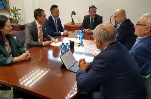 La visita de los empresarios asi&aacute;ticos.