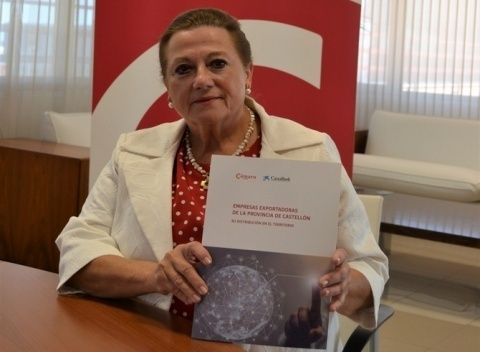 M&ordf;. Dolores Guillam&oacute;n, Presidenta de la C&aacute;mara de Comercio.