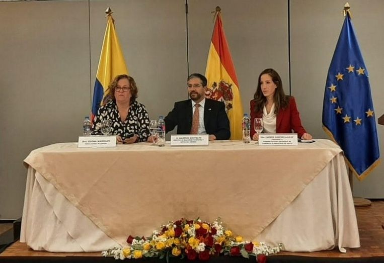 Izquierda a derecha: Elena Madrazo Hegewisch, Mauricio Montalvo y Carmen Sánchez-Laulhé. Izquierda a derecha: Elena Madrazo Hegewisch, Mauricio Montalvo y Carmen Sánchez-Laulhé.