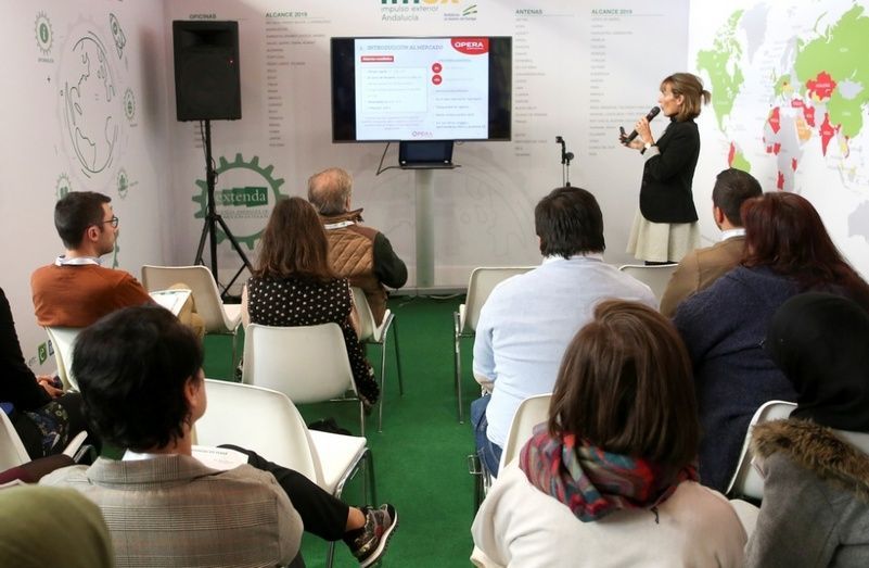 Ponencia en stand de Extenda, 2019.