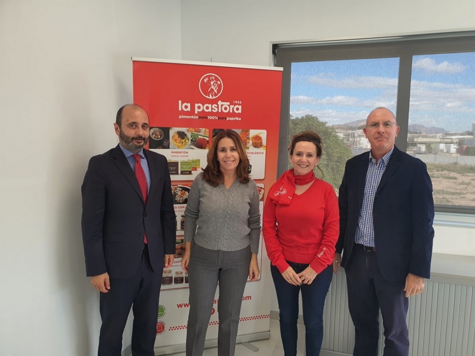 El director del Instituto de Fomento (Info), Joaqu&iacute;n G&oacute;mez, visit&oacute; la empresa de piment&oacute;n La Pastora.