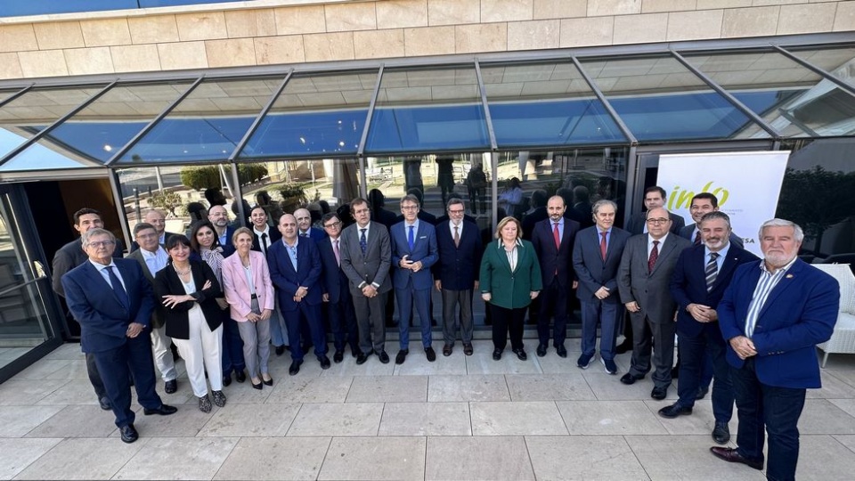 El consejero de Economía, Hacienda y Empresa, Luis Alberto Marín, durante la inauguración del encuentro sobre exportaciones organizado por el Info. El consejero de Economía, Hacienda y Empresa, Luis Alberto Marín, durante la inauguración del encuentro sobre exportaciones organizado por el Info.