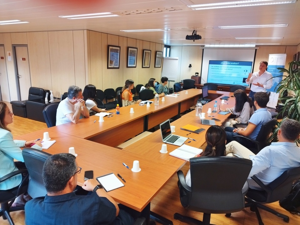 Formaci&oacute;n de licitaciones en la c&aacute;mara de comercio.