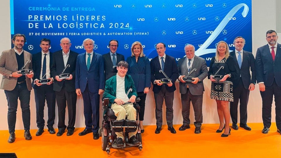 Foto de Familia de los Galardonados. Foto de Familia de los Galardonados.