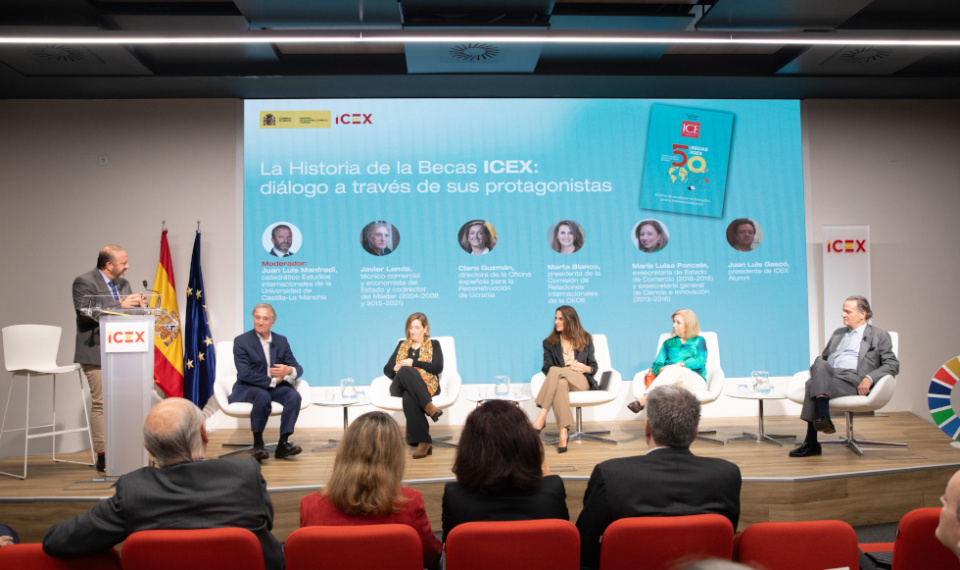 El acto de presentaci&oacute;n ha reunido a especialistas, antiguos becarios y representantes institucionales.