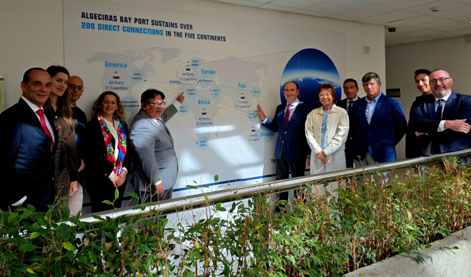 Visita que ha realizado al Puerto de Algeciras una delegaci&oacute;n de la embajada de Filipinas en Espa&ntilde;a.