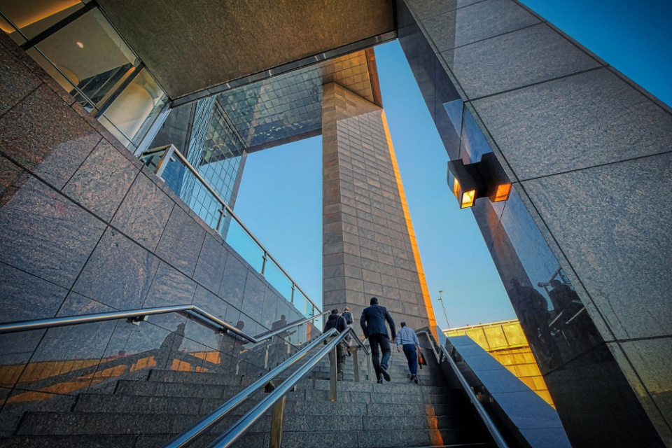 Actividades Financieras y Seguros es el sector que m&aacute;s capital ampl&iacute;a con 4.754 M&euro; en lo que va de a&ntilde;o.