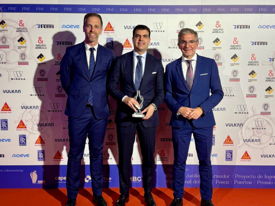 (de izq a dcha): Calero, Boluda y Díaz en la gala de entrega de los premios FINE. (de izq a dcha): Calero, Boluda y Díaz en la gala de entrega de los premios FINE.