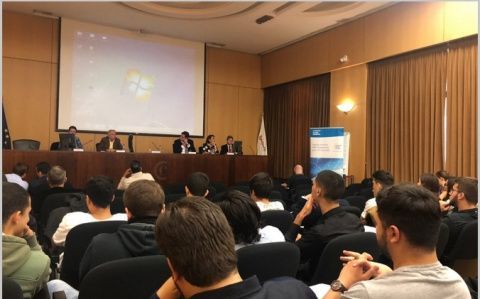 La jornada tuvo lugar en la Cámara de Comercio de Santa Cruz de Tenerife. La jornada tuvo lugar en la Cámara de Comercio de Santa Cruz de Tenerife.