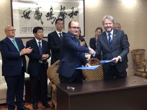 El convenio de colaboraci&oacute;n suscrito forma parte de los trabajos englobados en el Plan Asia del Gobierno regional.