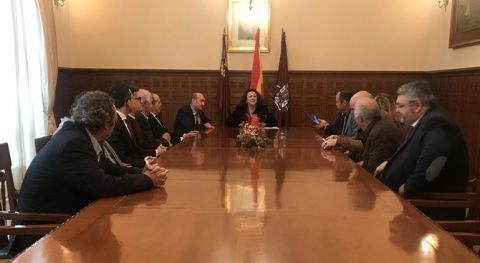 Yolanda Mu&ntilde;oz durante su reuni&oacute;n con las empresas.