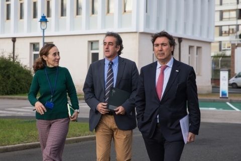 Cristina L&oacute;pez, directora de la APS; Francisco Mart&iacute;n, consejero de industria del Gobierno de Cantabria y Jaime Gonz&aacute;lez, presidente de la APS.