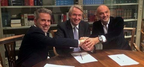 Ram&oacute;n Planas y Miguel Planas, socios de NCS Latam, propietaria de Necsia Per&uacute;, con Oscar Pierre, presidente de aggity