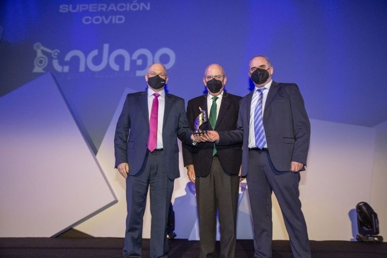 José Manuel Sánchez y Francisco Ruiz, CEOs de Indago Innova, recibieron el Premio Alas de manos del presidente del Consejo Andaluz de Cámaras, Javier Sánchez Rojas. José Manuel Sánchez y Francisco Ruiz, CEOs de Indago Innova, recibieron el Premio Alas de manos del presidente del Consejo Andaluz de Cámaras, Javier Sánchez Rojas.