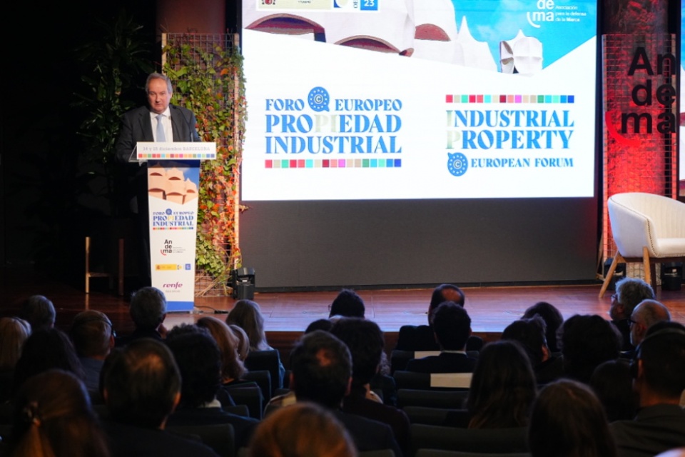 La clausura del Foro de la propiedad industrial por parte del ministro de Industria y Turismo, Jordi Hereu.