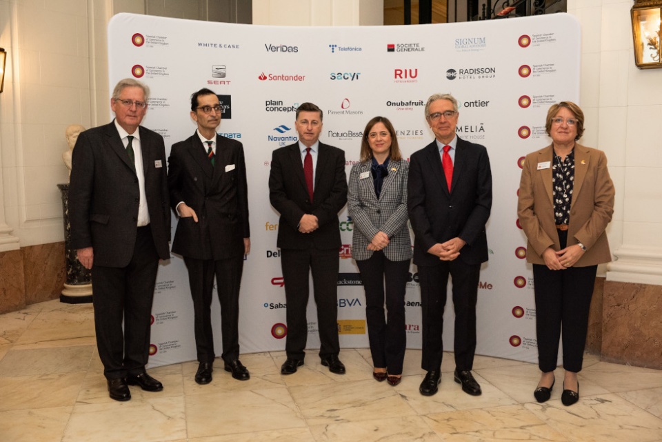 La directora general de la C&aacute;mara de Espa&ntilde;a asiste a la presentaci&oacute;n del Bar&oacute;metro de la C&aacute;mara de Comercio de Espa&ntilde;a en el Reino Unido.