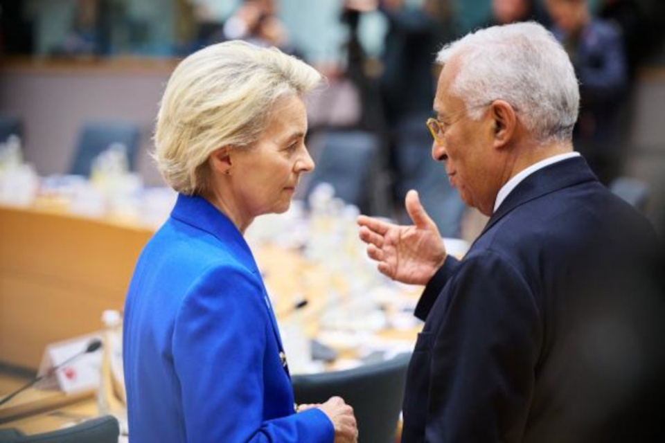 Ursula von der Leyen se re&uacute;ne con jefes de Estado y de Gobierno de la UE.